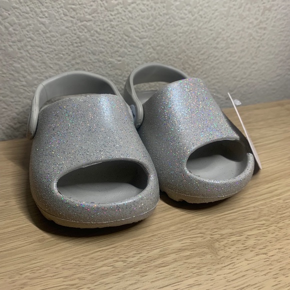 Koala Baby Gray Girls Shoes Size 2 - Picture 2 of 5